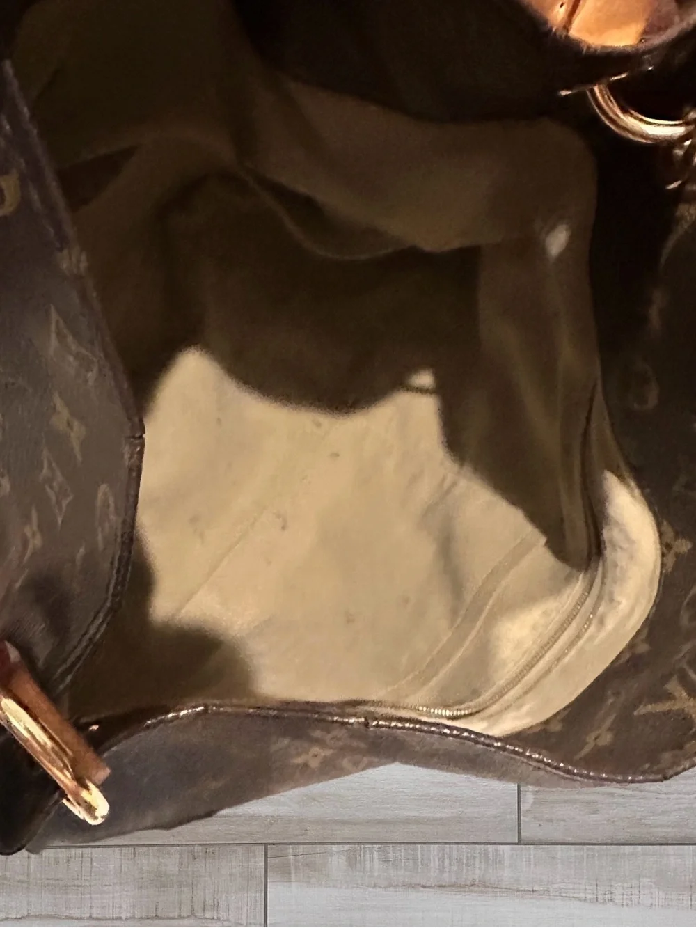 Louis Monogram Artsy MM - Picture 8 of 15